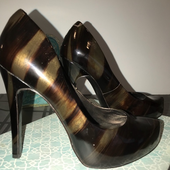 Like New-  Jessica Simpson brown stilettos - Picture 3 of 10